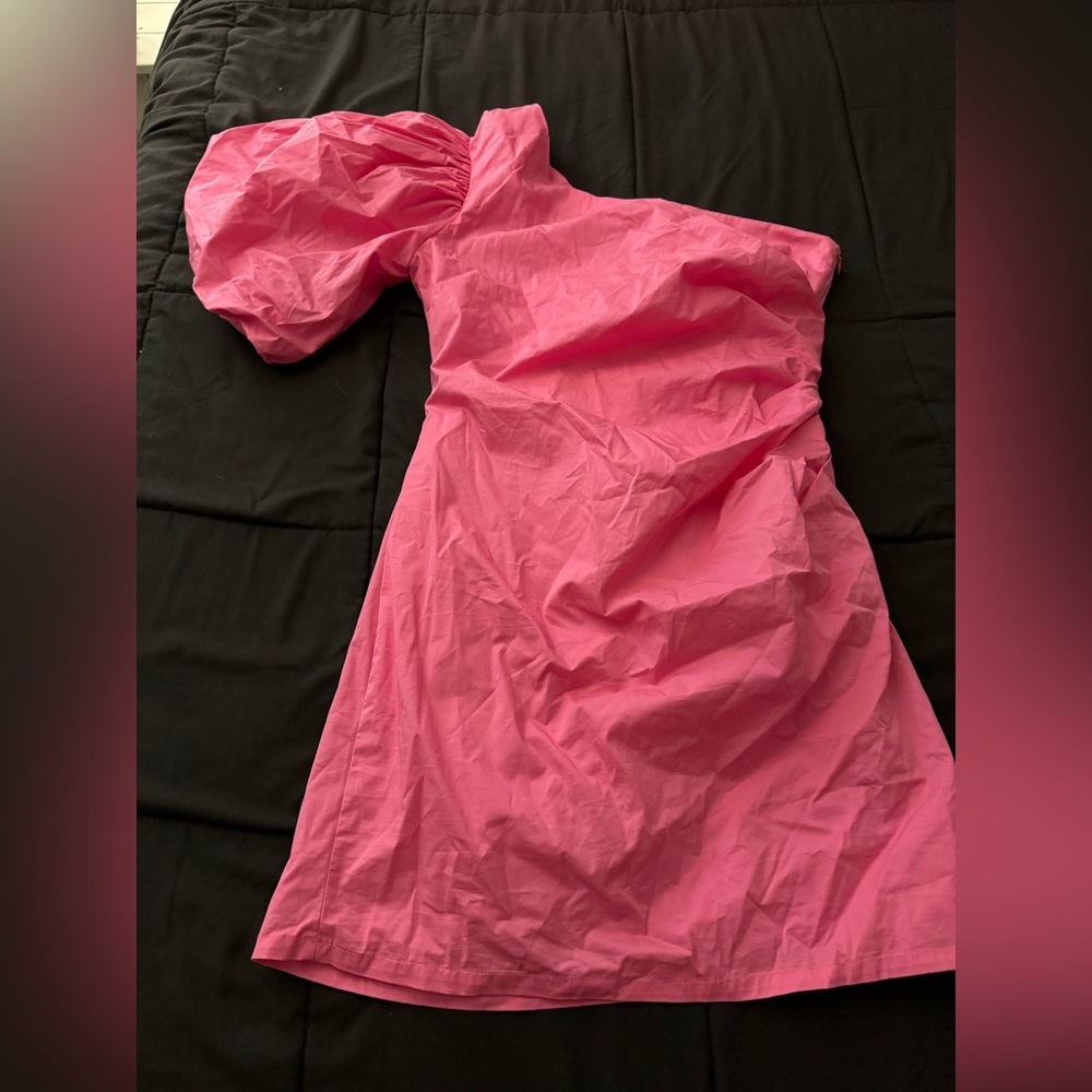 One shoulder dress